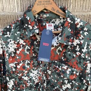 Levi's Men's Small Relaxed Fit Wild Camo Micro Corduroy Button Up Over Shirt NWT